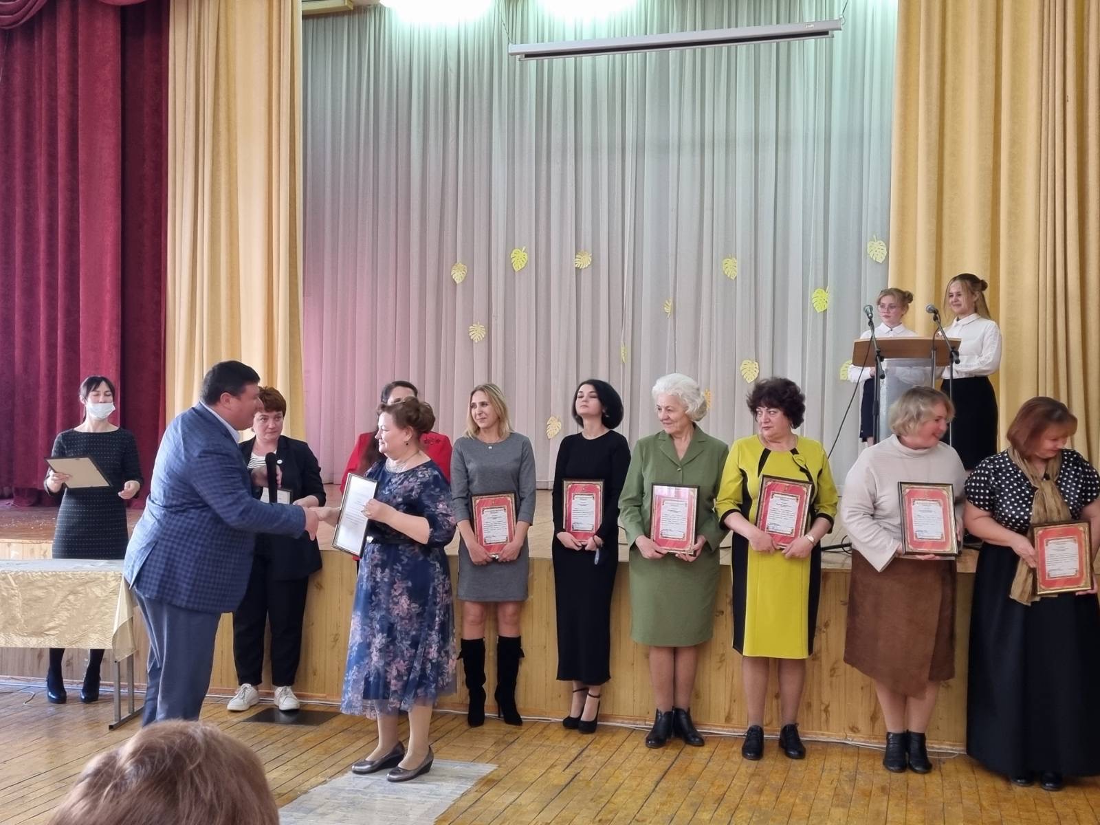 ���� �������